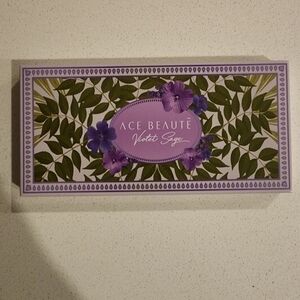 NIB Ace Beauté Violet Sage Eyeshadow Palette